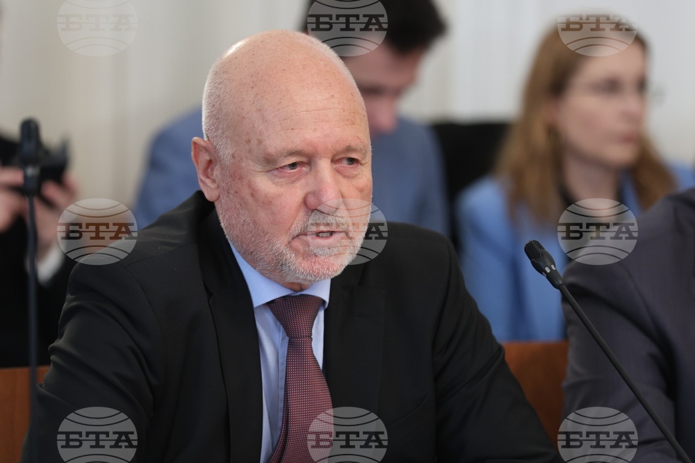 Работим за допълнително оказване на помощ за Украйна, каза Тодор Тагарев
