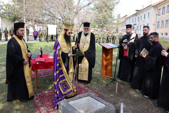 Община Хасково: Заместник-кметът на Община Хасково Динко Тенев присъства на официалната церемония по полагане на основния камък на параклис „Св. Архангел Михаил“