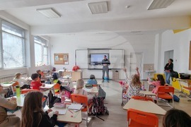 Габрово - първокласници - светлоотразителни мечета - акция