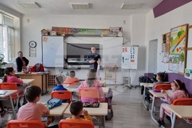 Габрово - първокласници - светлоотразителни мечета - акция