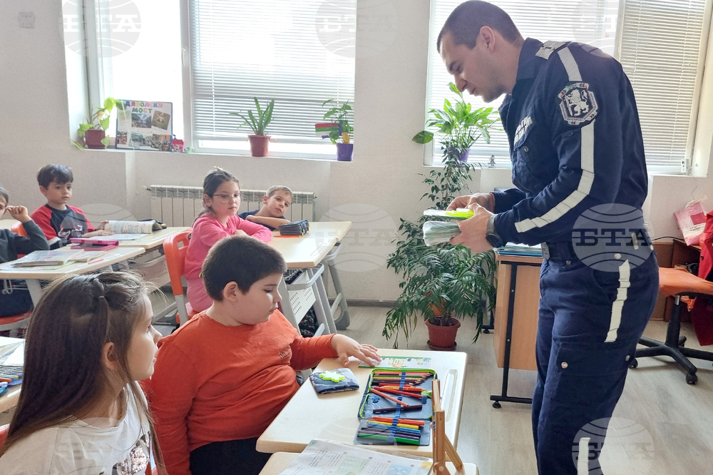 Габрово - първокласници - светлоотразителни мечета - акция