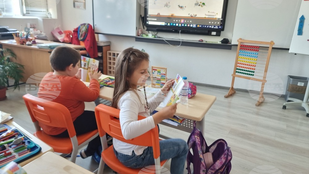 Габрово - първокласници - светлоотразителни мечета - акция