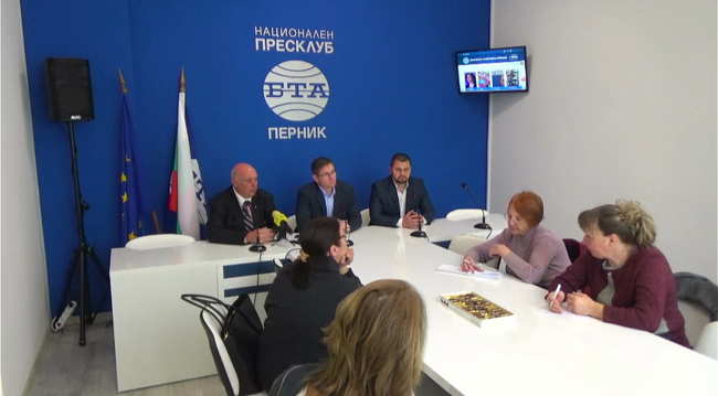 Пресконференция на тема: „Рисковете за област Перник от безконтролно изграждане на фотоволтаични паркове върху земеделски земи“