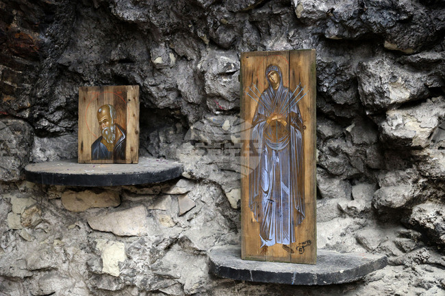 Варна - „РеБонкърс“ - „Икони върху сандъци за боеприпаси“ - изложба