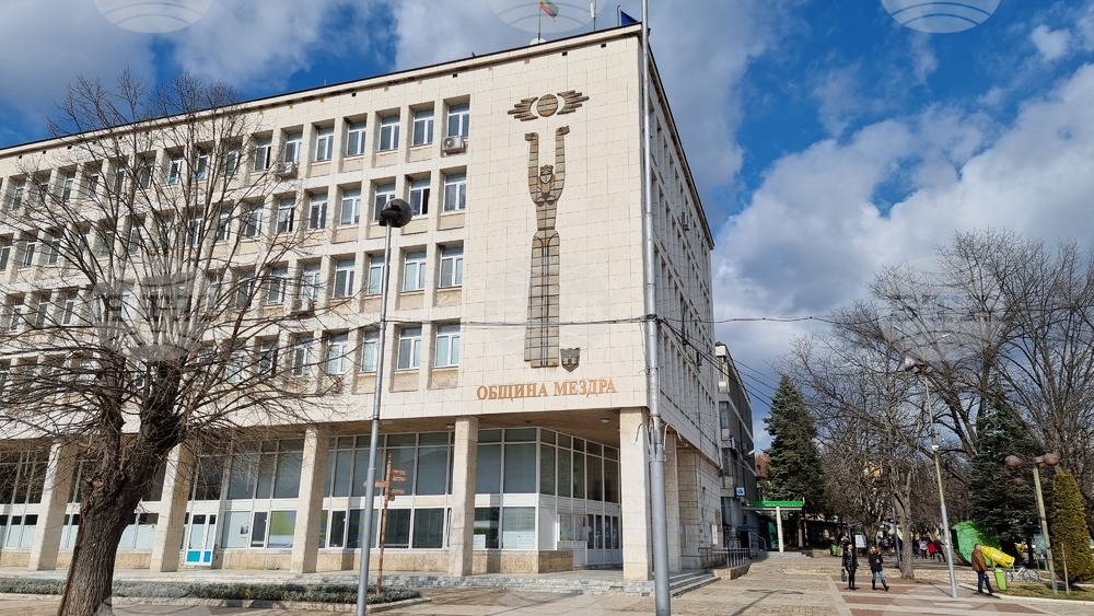Общо 22 безработни младежи от общините Мездра и Роман са започнали работа по проект „Младежка заетост+“
