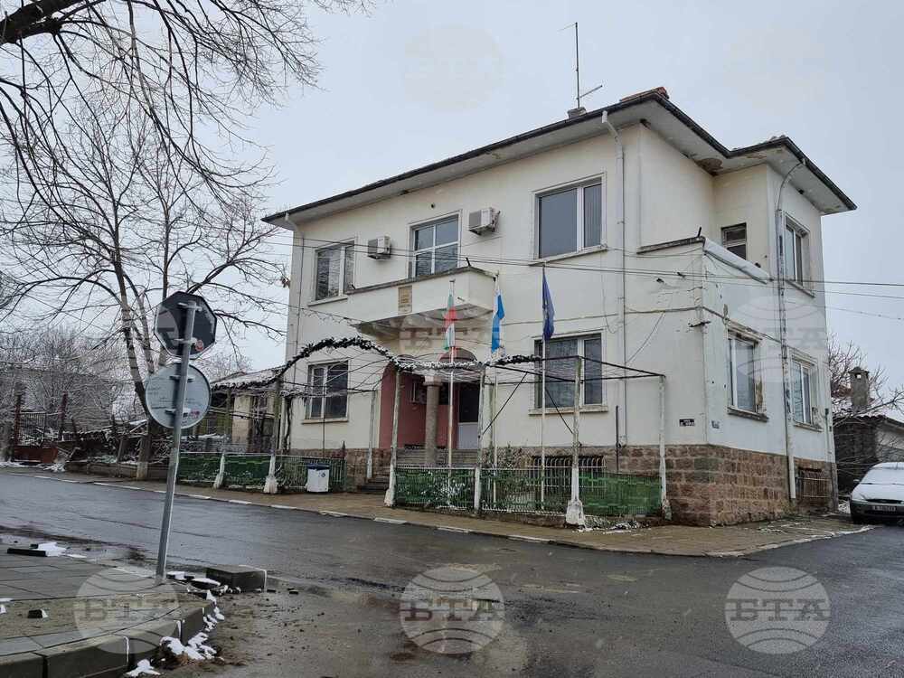 Трима са кандидатите за кмет на село Бата на днешните частични местни избори 