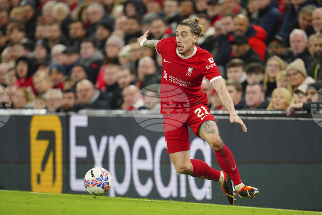 Ливърпул се разделя с крайния защитник Костас Цимикас