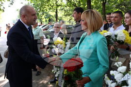 Никола Вапцаров - възпоменателно поклонение