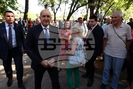 Никола Вапцаров - възпоменателно поклонение