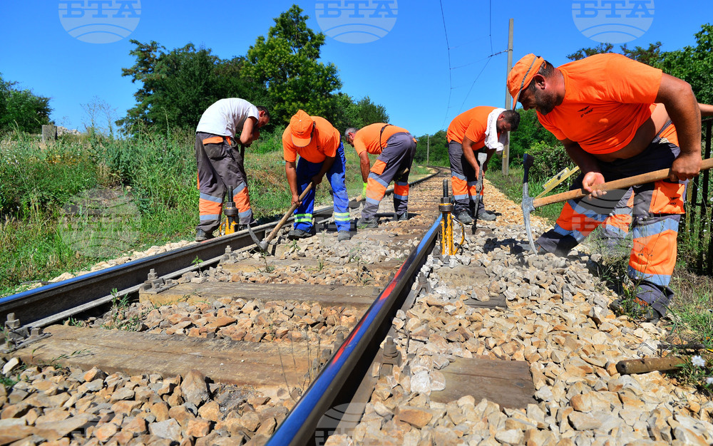Село Ясеновец - железопътни ремонти