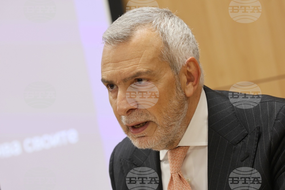Конференция „Многополюсен свят и външнополитическа стратегия: предизвикателства и перспективи пред България“