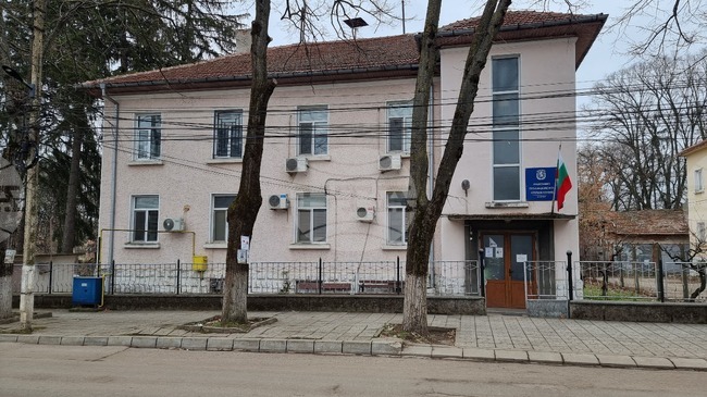 Служители на Районното управление в Кубрат разкриха схема за "романтични" измами