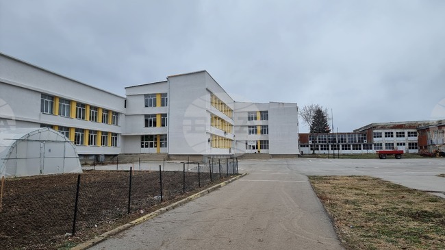 „Учител на годината“ и „Ученик за пример“ ще избират в Професионалната гимназия в Кубрат