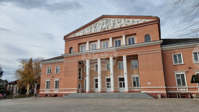 Общинският съвет в Луковит прие годишна програма за развитие на читалищната дейност