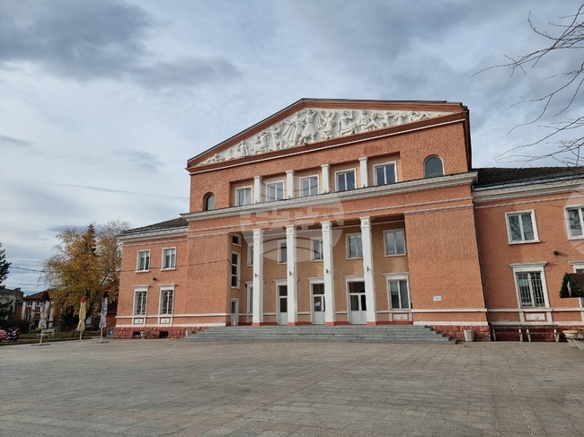 С тържествен концерт „130 години пазител на духовността и традициите“ читалище „Съзнание 1895“ в Луковит ще отбележи своя юбилей