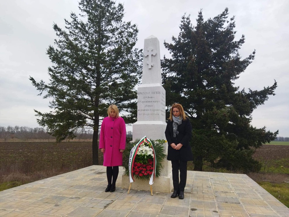 Традиционно Община Добричка почита Освобождението с поднасяне на венци на Братската могила край Паскалево