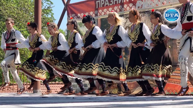 Празник на народния обичай и автентичната носия събра любители на фолклора в историческата местност „Костина“ край Рибарица