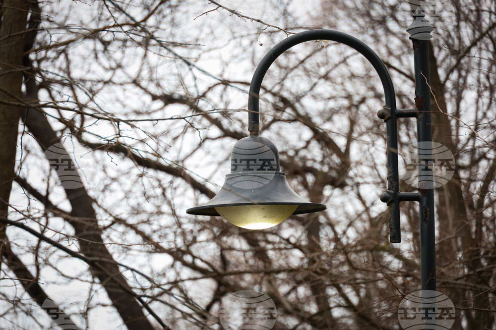 Бургас - Морска градина - осветление