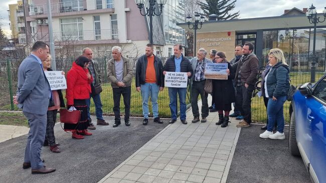 Ченчев от Костинброд: Скандален проект за фотоволтаици и завод за водород вдигна хората на справедлив протест