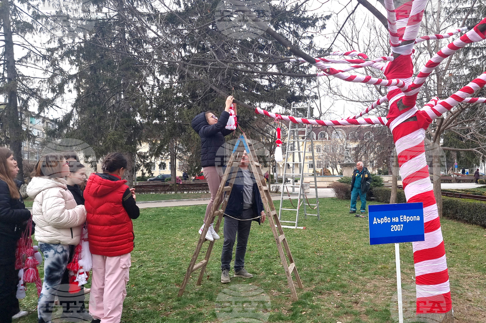 Разград - мартеници - деца