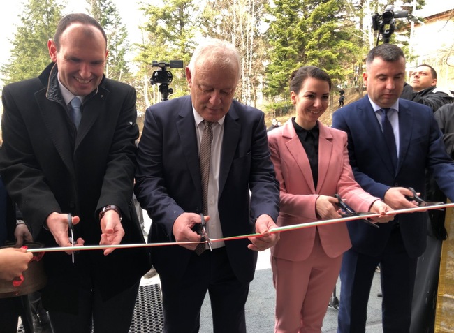 Областният управител Захари Сираков участва в церемонията по откриване на обновения „Планетариум с Астрономическа обсерватория“ в Смолян