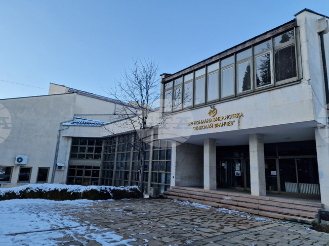 Библиотеката в Смолян организира изложба за приложни изкуства "Творчески отпечатъци"