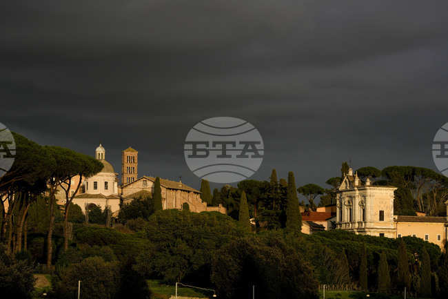 Жена с множествена склероза е 14-ият неизлечимо болен пациент, който прибягва до асистирано самоубийство в Италия