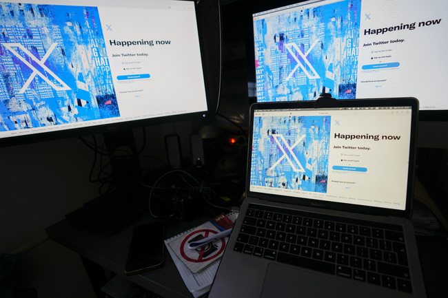 Чатботът на компанията на Мъск за изкуствен интелект ще е достъпен за потребителите на социалната мрежа "Екс"