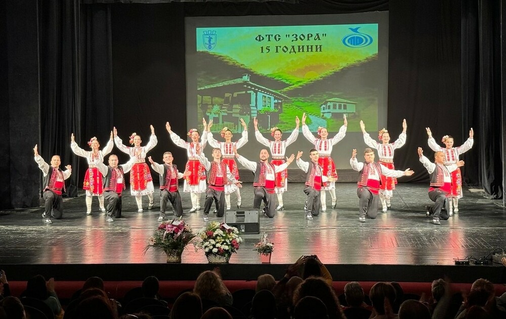 Община Русе: ФТС „Зора“ получи плакет от Община Русе за 15 години от основаването си