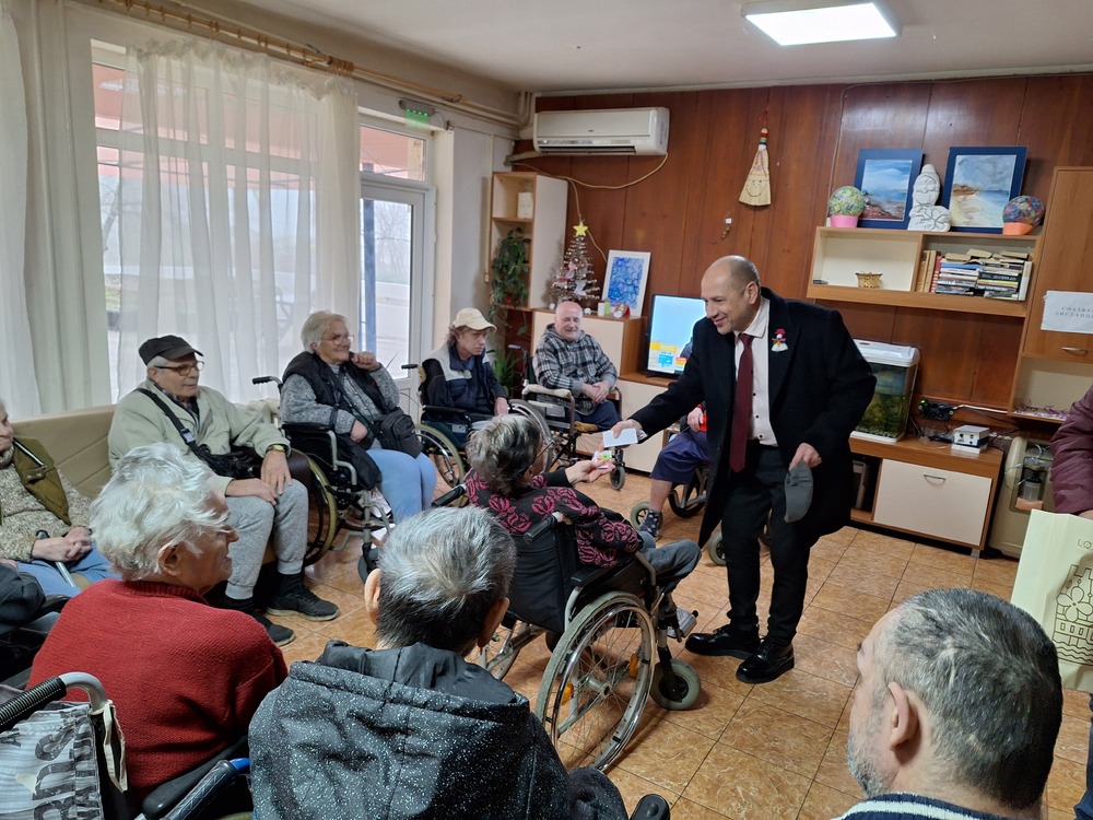Община Ловеч: Кметът поздрави с Първи март потребителите на Дома в Сливек