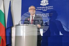 Министерство на образованието и науката - ръчно изработени мартеници - благотворителен базар