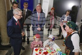 Министерство на образованието и науката - ръчно изработени мартеници - благотворителен базар