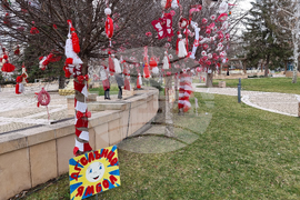 Ямбол - мартеници - украса