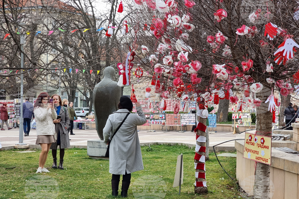 Ямбол - мартеници - украса