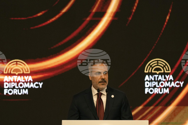 Министрите на външните работи на Турция, Пакистан, Египет и Саудитска Арабия ще се срещнат в кулоарите на форума в Анталия по въпроса за Иран