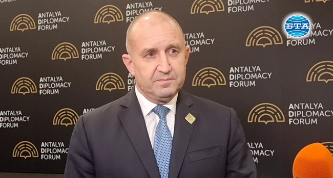 От доверието вътре в коалицията и от самооценката, която си дават, зависи дали 8 март ще бъде датата за нови предсрочни избори, каза Румен Радев