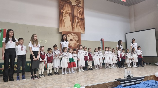 Историята на България припомниха възпитаници на детска градина в Търговище в навечерието на Трети март