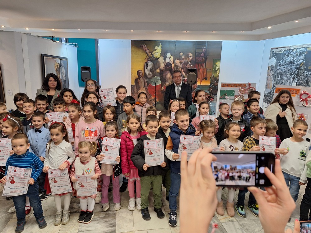 Община Ловеч: 360 участници в конкурса на ОДК за мартеници, 25 наградите 