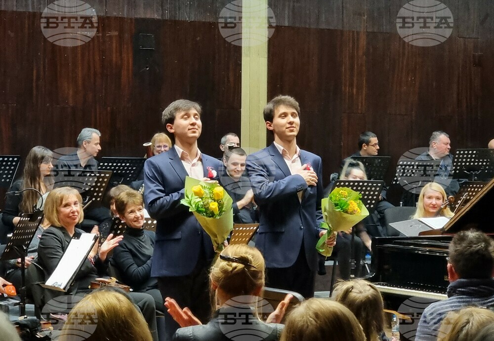 Пианистите Хасан и Ибрахим Игнатови гостуват на ямболска сцена в края на април