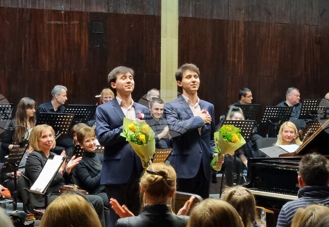 Пианистите Хасан и Ибрахим Игнатови гостуват на ямболска сцена в края на април