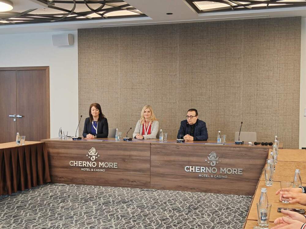 Министър Динкова: Програмата за реклама на Черноморските общини се отразява положително и на хотелиерите