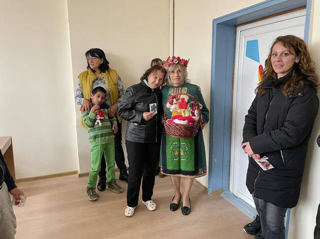 Община Ловеч: Баба Марта от Дренов зарадва децата от ЦСОП „Васил Левски“ 