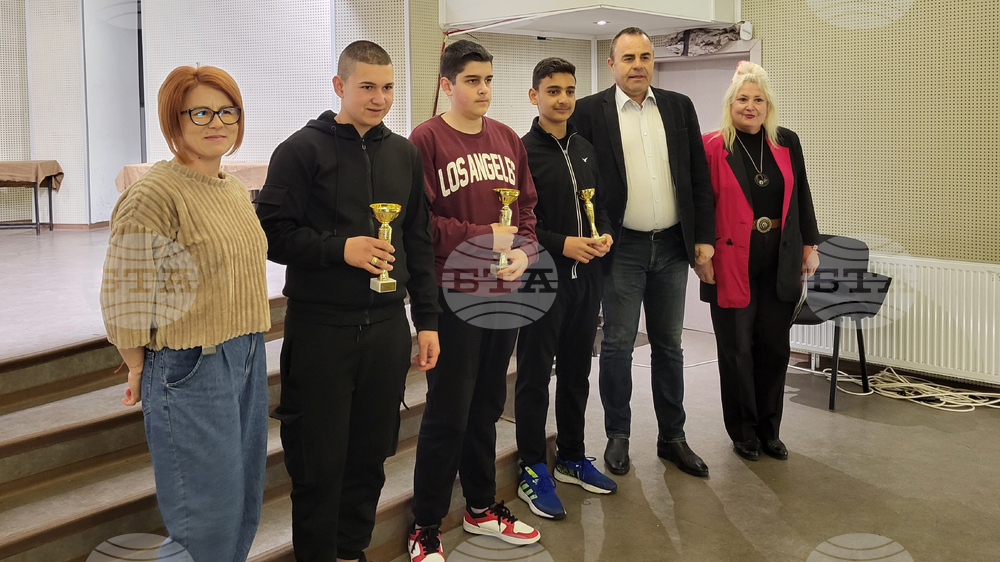 Самоков - Младежки дом - тенис на маса - награждаване