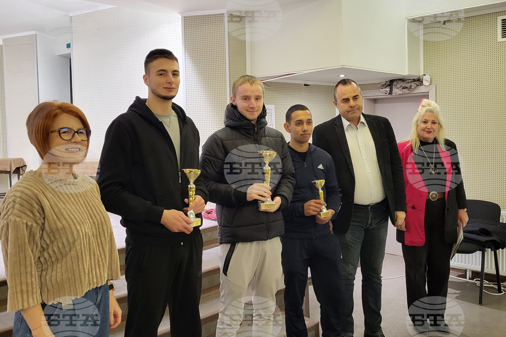 В Младежки дом – Самоков наградиха победителите в турнир по тенис на маса