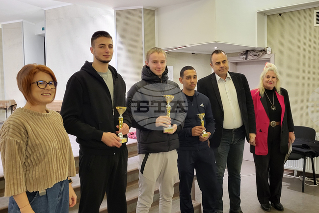 Самоков - Младежки дом - тенис на маса - награждаване