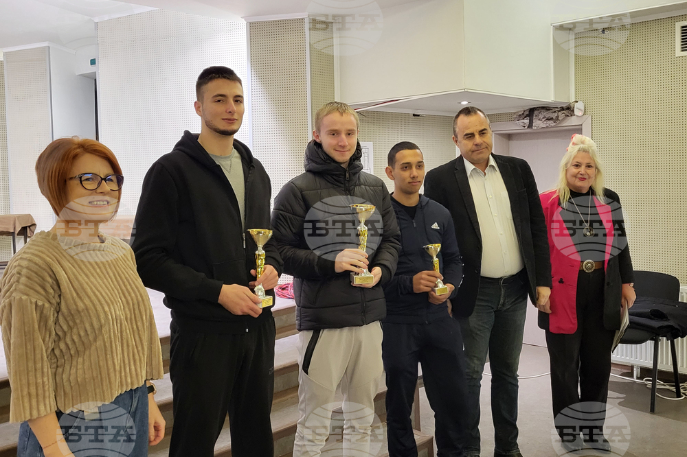 Самоков - Младежки дом - тенис на маса - награждаване