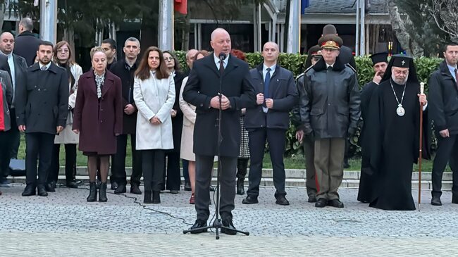 Трети март е денят, в който България беше освободена, получи своя национален суверенитет и застана гордо на картата на Европа, каза Росен Желязков в Казанлък