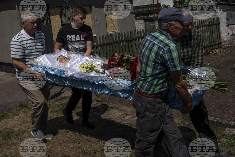 Няколко цивилни загинаха при сражения в Донецка област, заяви украинският ѝ областен управител