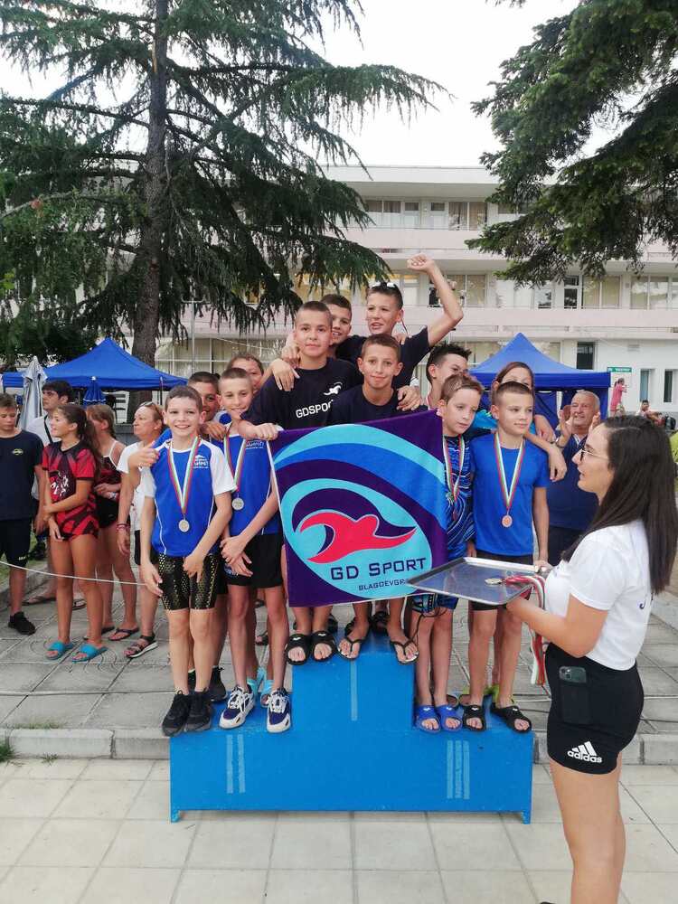 Благоевград се гордее! СК „GD Sport“ станаха шампиони на Държавно лично отборно първенство по плуване за деца в Сандански