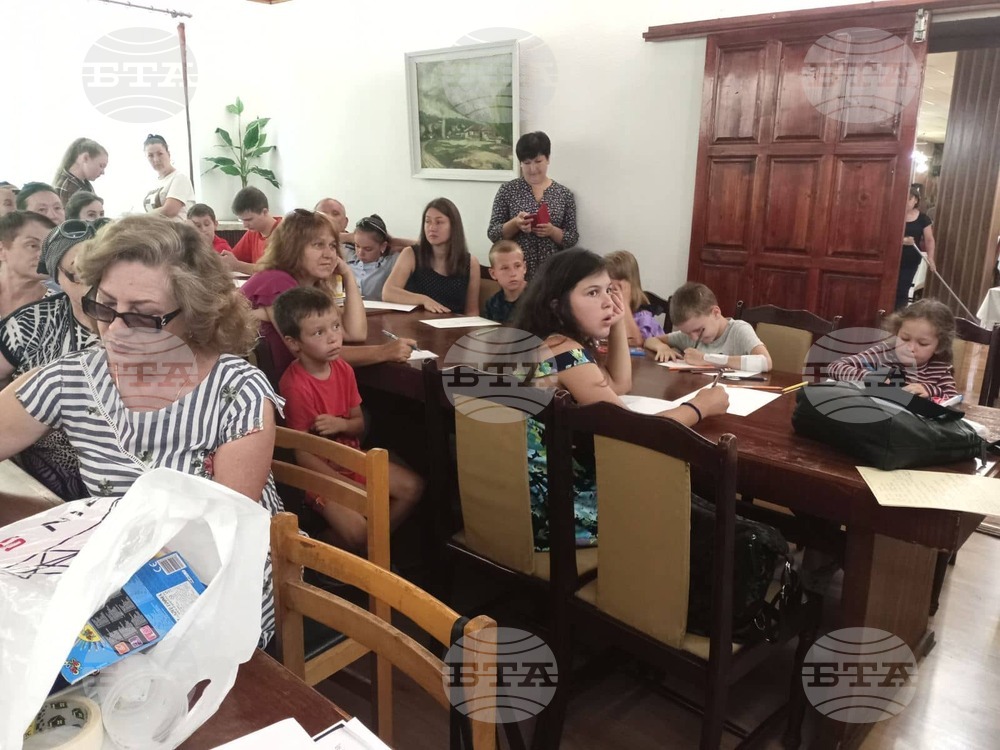 Обучение по български език започнаха украински граждани в Рибарица и в Ловеч